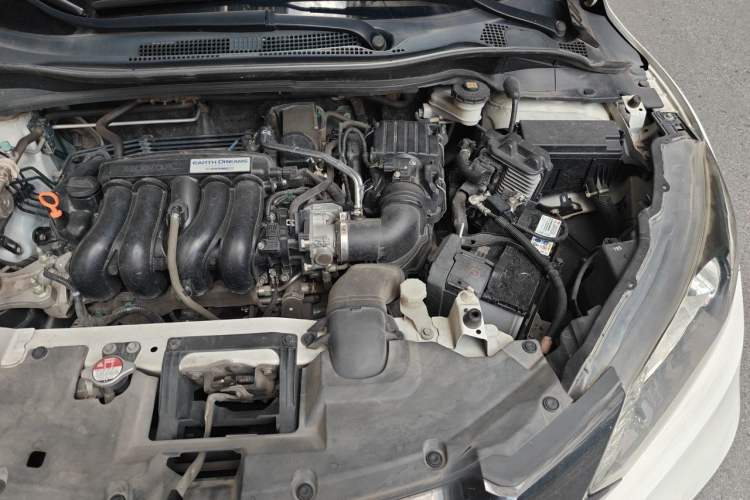 Used Honda Vezel 2017 1.5L CVT 2WD Comfort Model Engine Bay Left