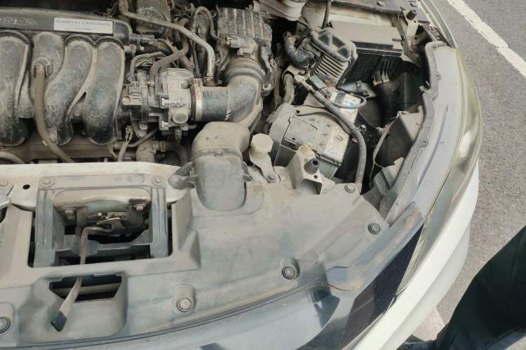 Used Honda Vezel 2017 1.5L CVT 2WD Comfort Model Engine Bay Left