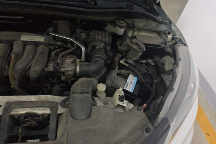 Used Honda Vezel 2017 1.5L CVT 2WD Comfort Model Engine Bay Left