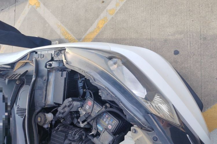 Used Honda Vezel 2017 1.5L CVT 2WD Comfort Model Engine Bay Left