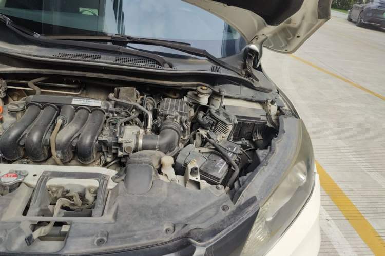 Used Honda Vezel 2017 1.5L CVT 2WD Comfort Model Engine Bay Left