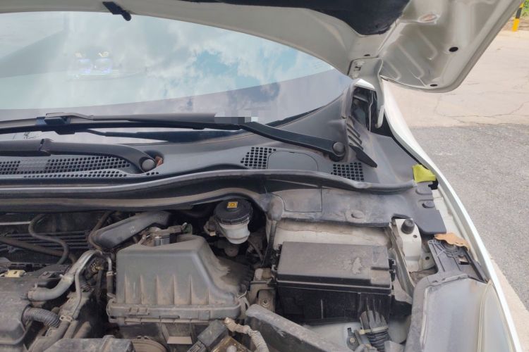 Used Honda Vezel 2017 1.8L CVT Front-Wheel Drive Pioneer Edition Engine Bay Left
