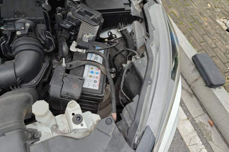 Used Honda Vezel 2017 1.5L CVT 2WD Comfort Model Engine Bay Left