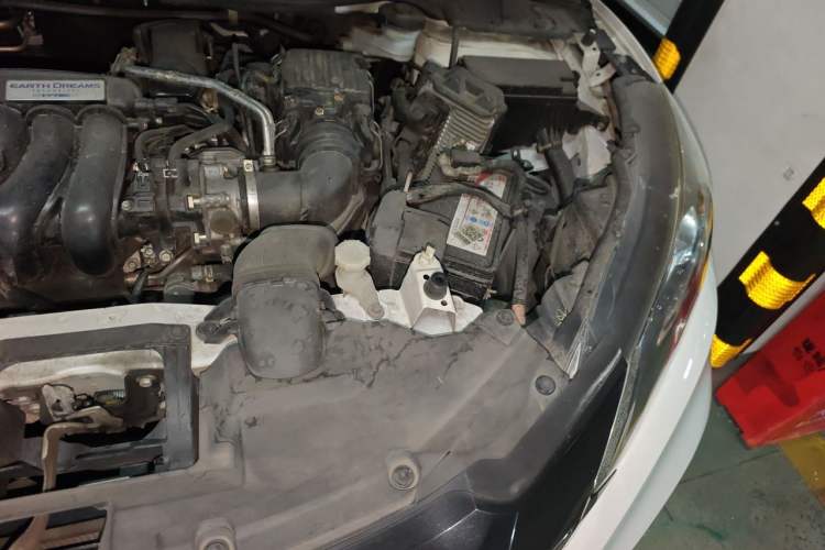 Used Honda Vezel 2017 1.5L CVT 2WD Comfort Model Engine Bay Left