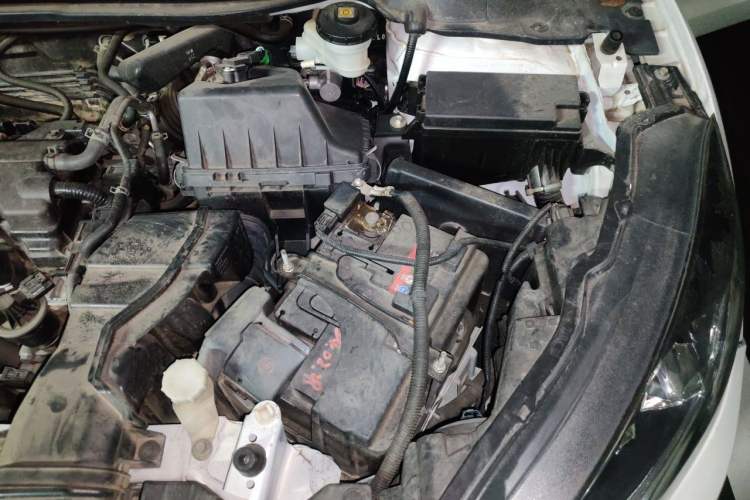 Used Honda Vezel 2017 1.8L CVT Front-Wheel Drive Pioneer Edition Engine Bay Left