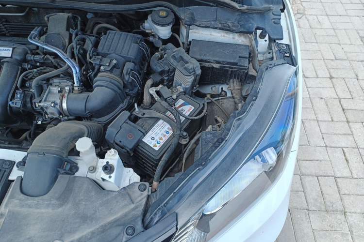 Used Honda Vezel 2017 1.5L CVT 2WD Comfort Model Engine Bay Left