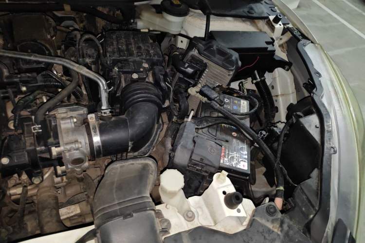 Used Honda Vezel 2017 1.5L CVT 2WD Comfort Model Engine Bay Left