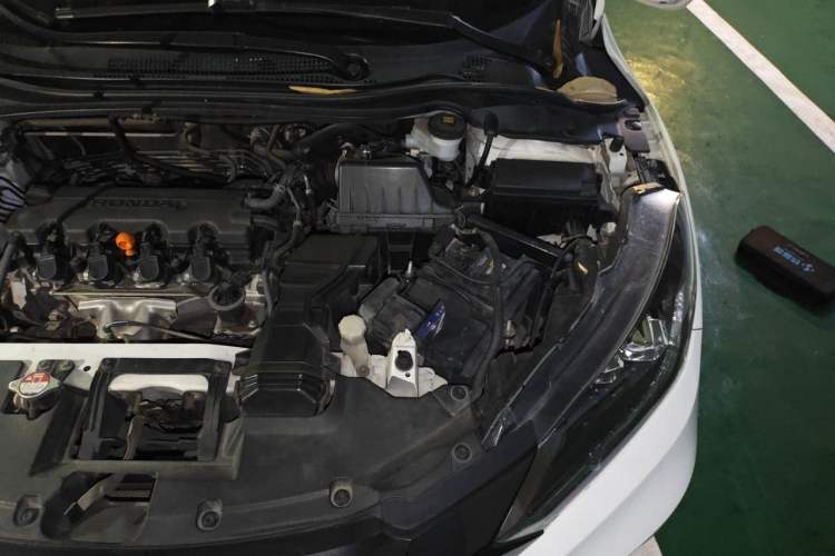 Used Honda Vezel 2017 1.8L CVT Front-Wheel Drive Pioneer Edition Engine Bay Left