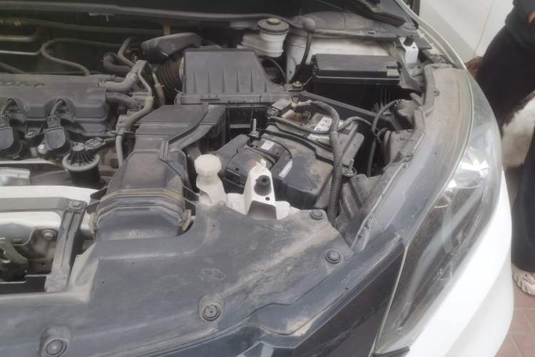 Used Honda Vezel 2017 1.8L CVT Front-Wheel Drive Pioneer Edition Engine Bay Left