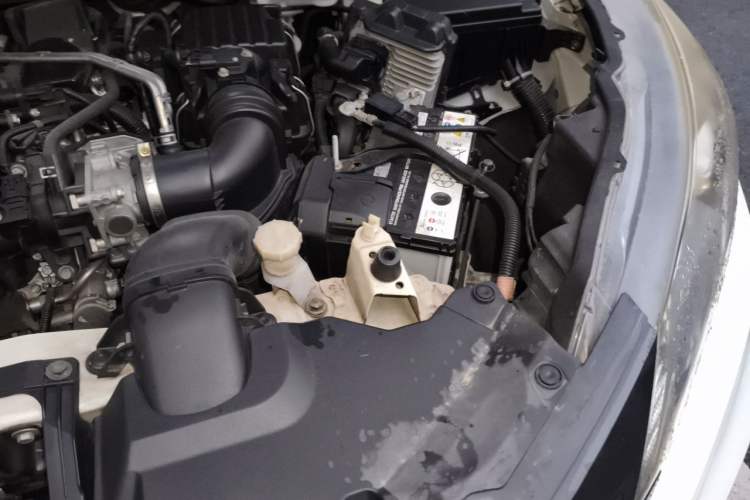 Used Honda Vezel 2017 1.5L CVT 2WD Comfort Model Engine Bay Left