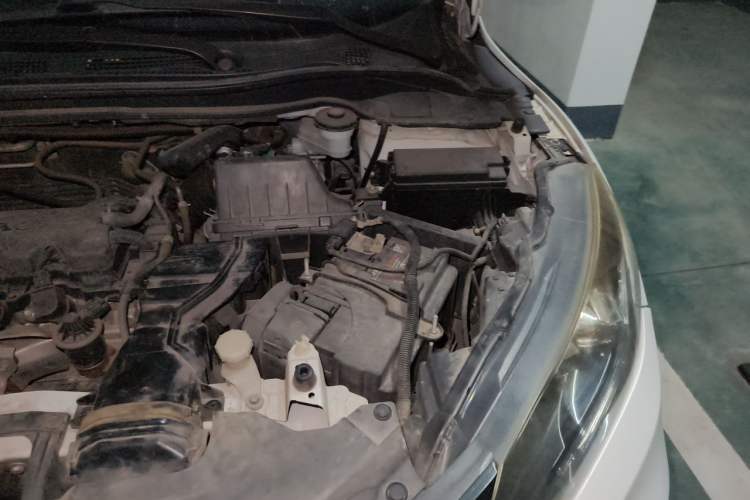Used Honda Vezel 2017 1.8L CVT Front-Wheel Drive Pioneer Edition Engine Bay Left