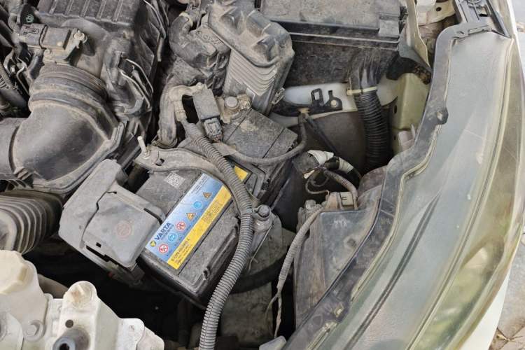 Used Honda Vezel 2017 1.5L CVT 2WD Comfort Model Engine Bay Left