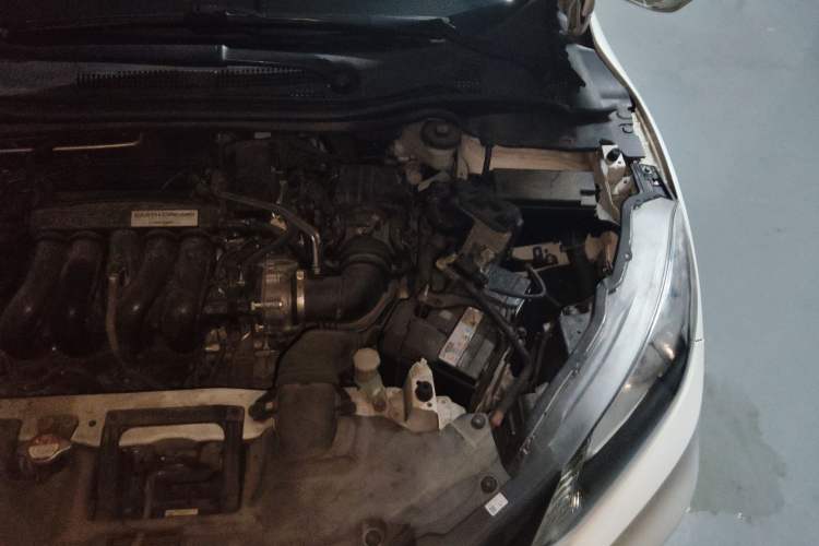 Used Honda Vezel 2017 1.5L CVT 2WD Comfort Model Engine Bay Left