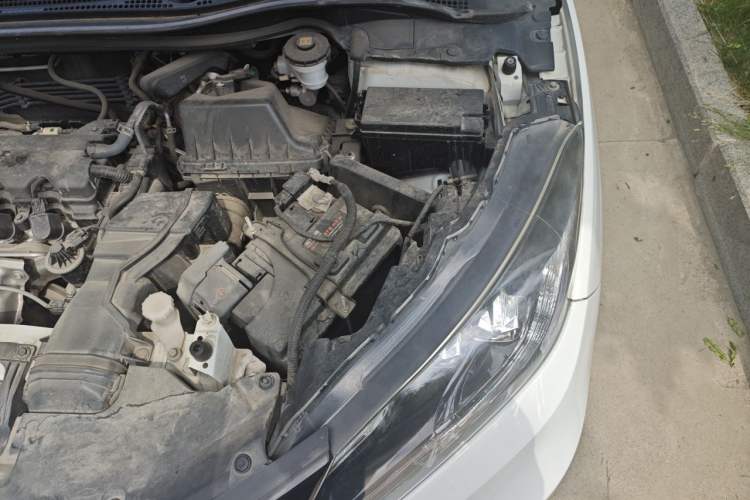 Used Honda Vezel 2017 1.8L CVT Front-Wheel Drive Pioneer Edition Engine Bay Left