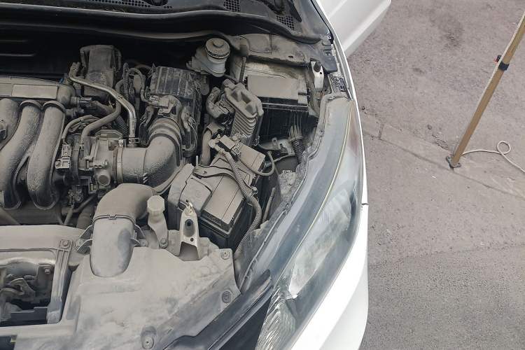 Used Honda Vezel 2017 1.5L CVT 2WD Comfort Model Engine Bay Left