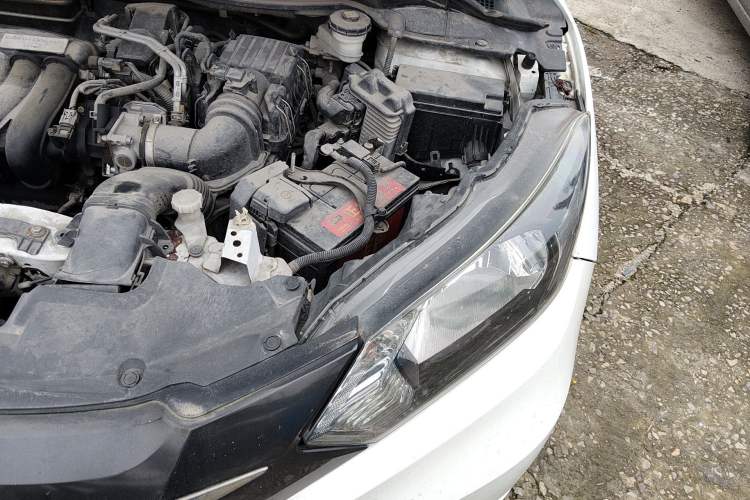 Used Honda Vezel 2017 1.5L CVT 2WD Comfort Model Engine Bay Left