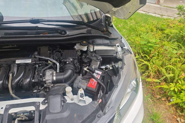Used Honda Vezel 2017 1.5L CVT 2WD Comfort Model Engine Bay Left