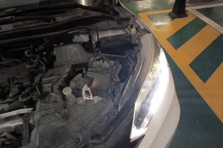 Used Honda Vezel 2017 1.8L CVT Front-Wheel Drive Pioneer Edition Engine Bay Left