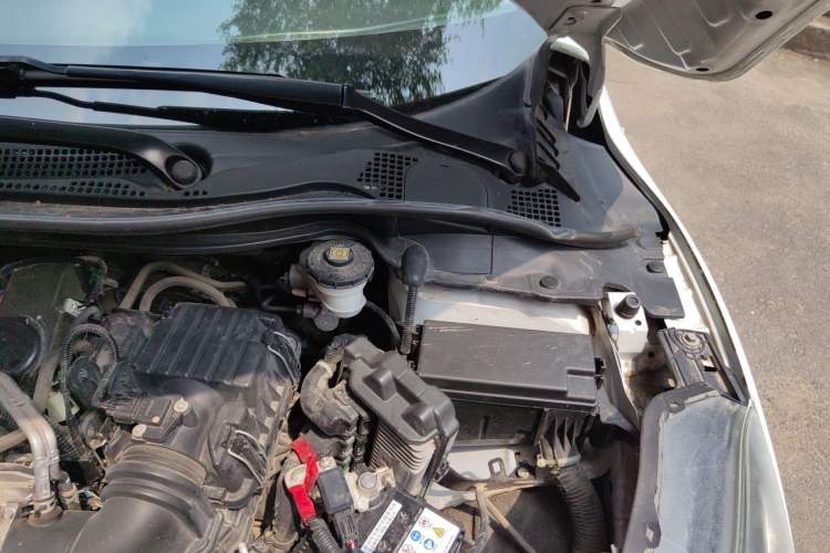 Used Honda Vezel 2017 1.5L CVT 2WD Comfort Model Engine Bay Left
