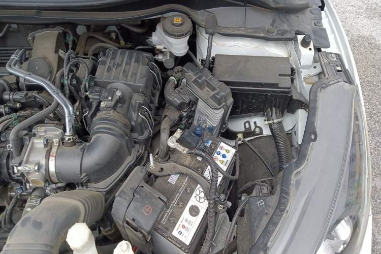Used Honda Vezel 2017 1.5L CVT 2WD Comfort Model Engine Bay Left