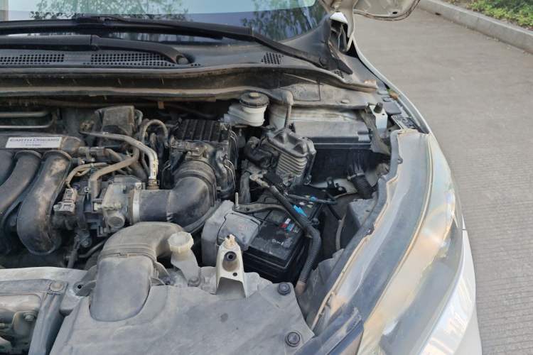 Used Honda Vezel 2017 1.5L CVT 2WD Comfort Model Engine Bay Left