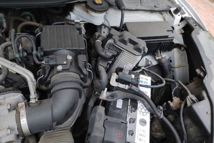 Used Honda Vezel 2017 1.5L CVT 2WD Comfort Model Engine Bay Left