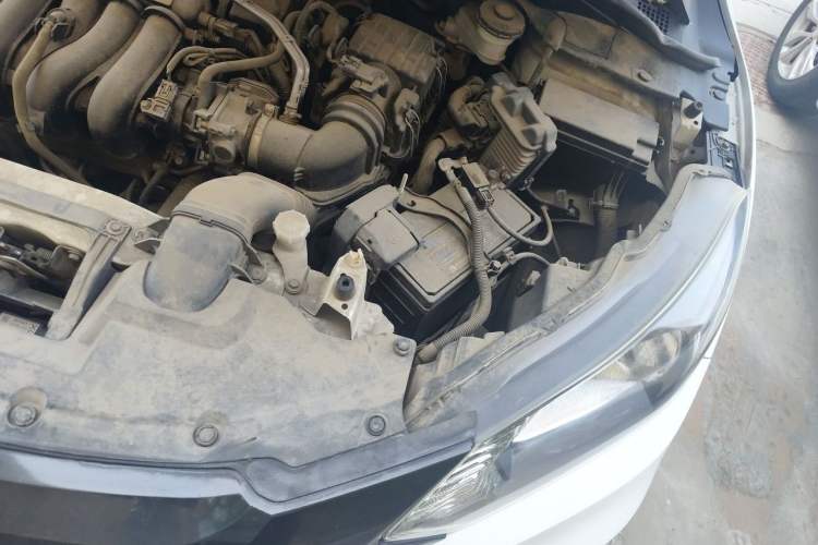 Used Honda Vezel 2017 1.5L CVT 2WD Comfort Model Engine Bay Left