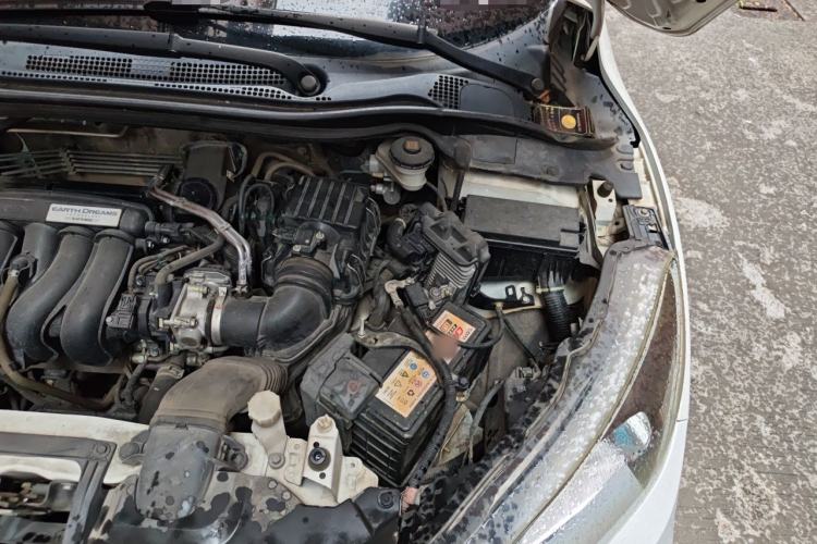 Used Honda Vezel 2017 1.5L CVT 2WD Comfort Model Engine Bay Left