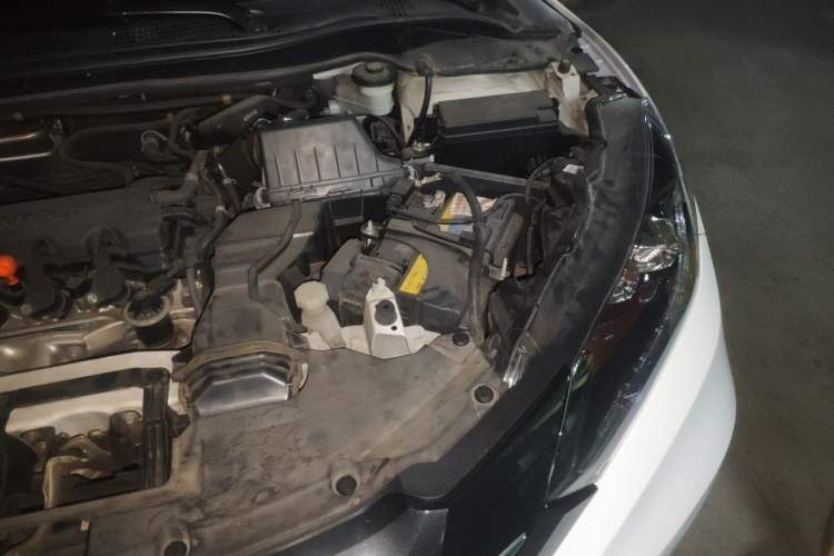 Used Honda Vezel 2017 1.8L CVT Front-Wheel Drive Pioneer Edition Engine Bay Left