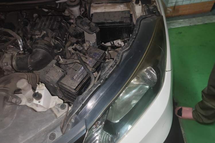 Used Honda Vezel 2017 1.5L CVT 2WD Comfort Model Engine Bay Left