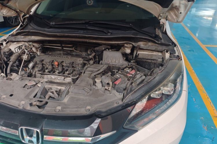 Used Honda Vezel 2017 1.8L CVT Front-Wheel Drive Pioneer Edition Engine Bay Left
