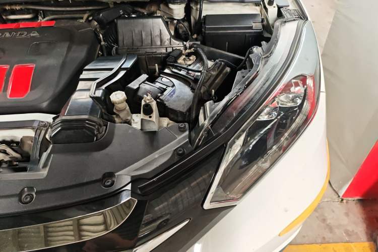Used Honda Vezel 2017 1.8L CVT Front-Wheel Drive Pioneer Edition Engine Bay Left