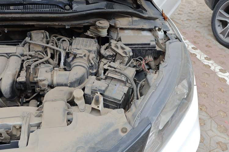 Used Honda Vezel 2017 1.5L CVT 2WD Comfort Model Engine Bay Left