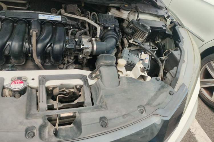 Used Honda Vezel 2017 1.5L CVT 2WD Comfort Model Engine Bay Left