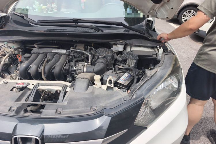 Used Honda Vezel 2017 1.5L CVT 2WD Comfort Model Engine Bay Left