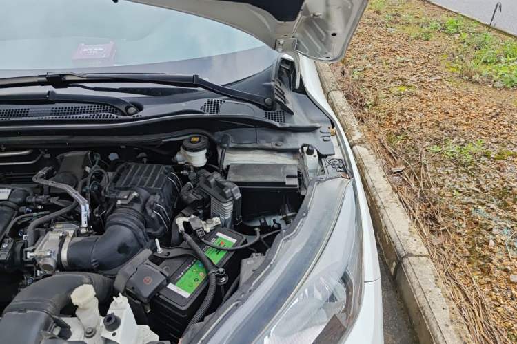 Used Honda Vezel 2017 1.5L CVT 2WD Comfort Model Engine Bay Left