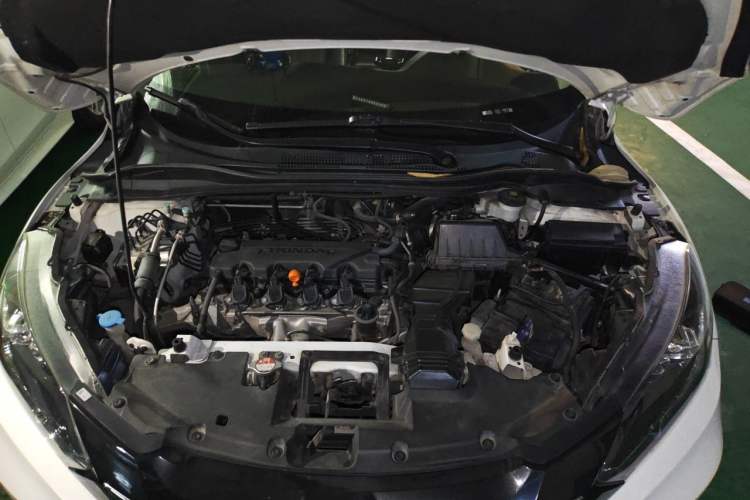 Used Honda Vezel 2017 1.8L CVT Front-Wheel Drive Pioneer Edition Engine Bay