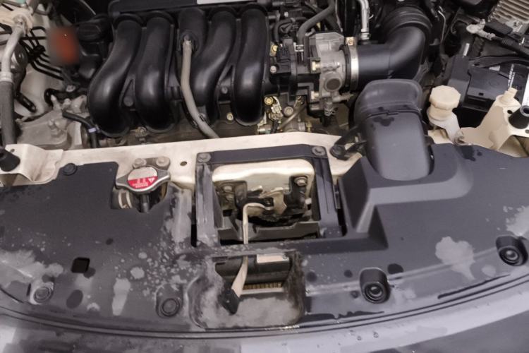 Used Honda Vezel 2017 1.5L CVT 2WD Comfort Model Engine Bay