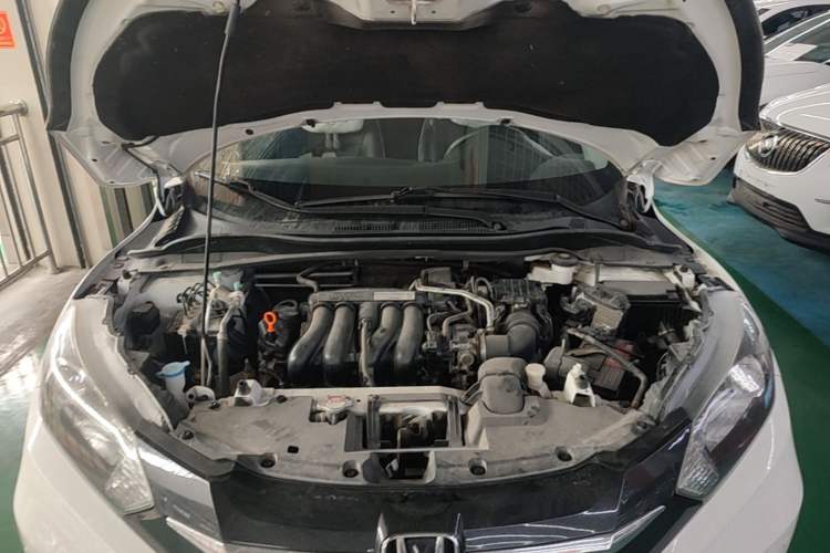 Used Honda Vezel 2017 1.5L CVT 2WD Comfort Model Engine Bay
