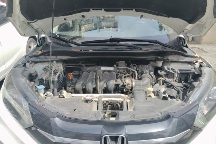 Used Honda Vezel 2017 1.5L CVT 2WD Comfort Model Engine Bay
