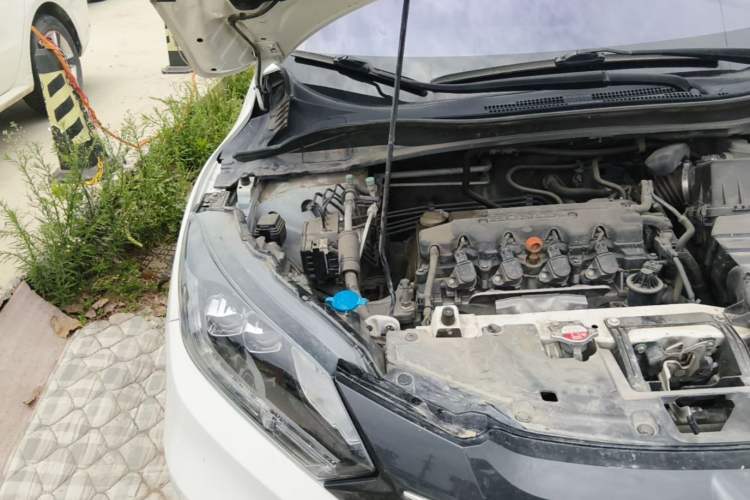 Used Honda Vezel 2017 1.8L CVT Front-Wheel Drive Pioneer Edition Engine Bay Right