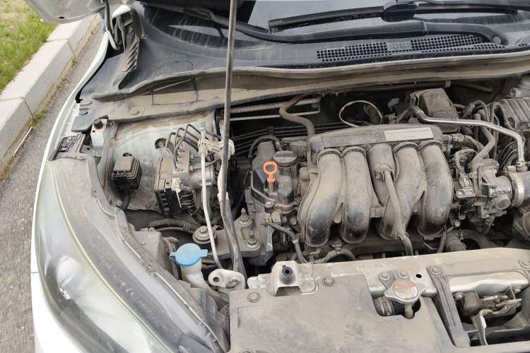 Used Honda Vezel 2017 1.5L CVT 2WD Comfort Model Engine Bay Right