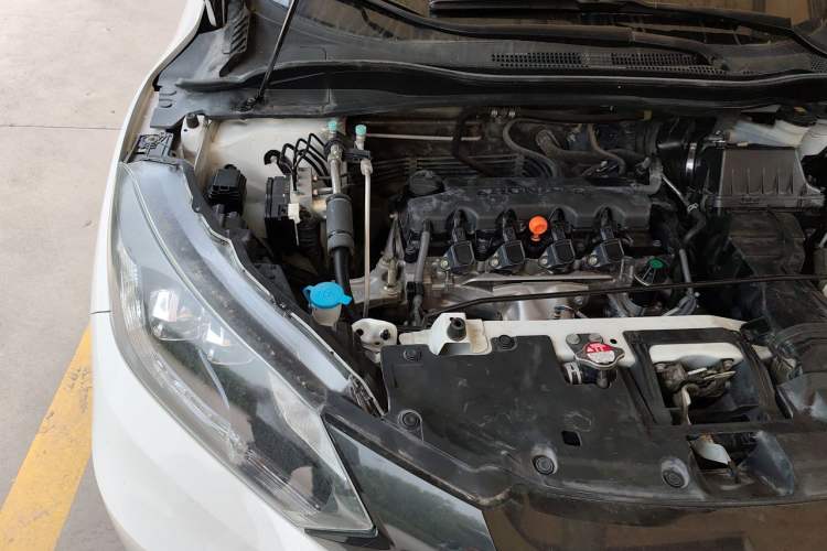 Used Honda Vezel 2017 1.8L CVT Front-Wheel Drive Pioneer Edition Engine Bay Right