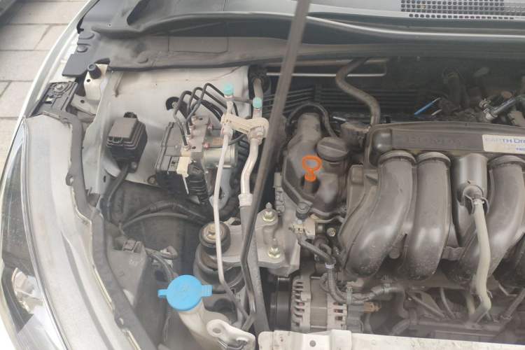 Used Honda Vezel 2017 1.5L CVT 2WD Comfort Model Engine Bay Right