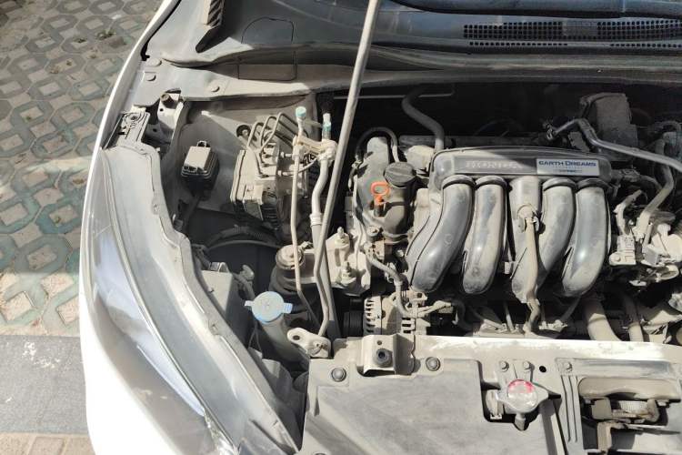 Used Honda Vezel 2017 1.5L CVT 2WD Comfort Model Engine Bay Right