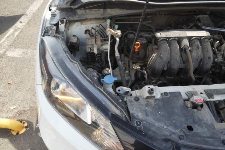 Used Honda Vezel 2017 1.5L CVT 2WD Comfort Model Engine Bay Right