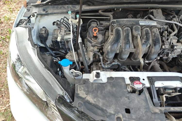 Used Honda Vezel 2017 1.5L CVT 2WD Comfort Model Engine Bay Right