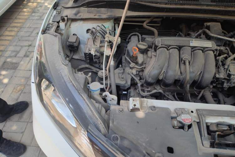 Used Honda Vezel 2017 1.5L CVT 2WD Comfort Model Engine Bay Right