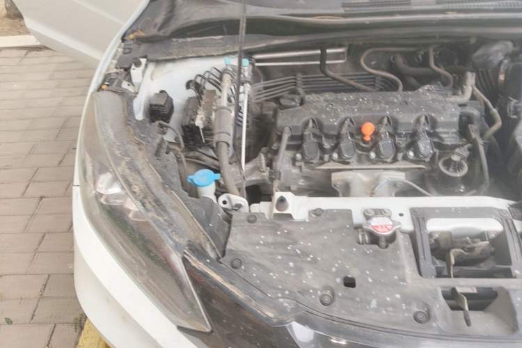 Used Honda Vezel 2017 1.8L CVT Front-Wheel Drive Pioneer Edition Engine Bay Right