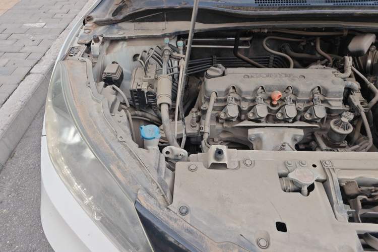 Used Honda Vezel 2017 1.8L CVT Front-Wheel Drive Pioneer Edition Engine Bay Right